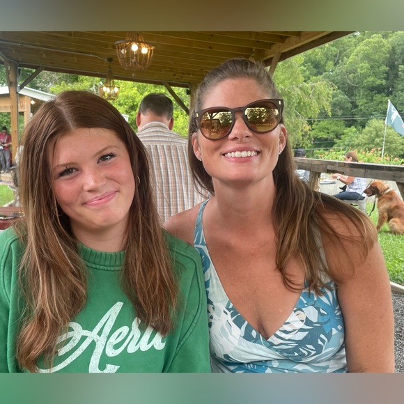 Meet your Posher, Cassie - Picture 4 of 9